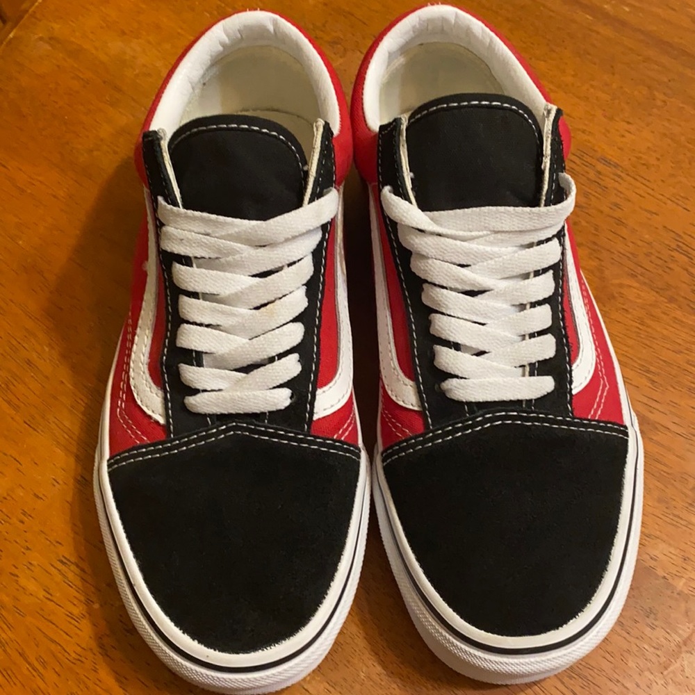 Red Old skool Vans